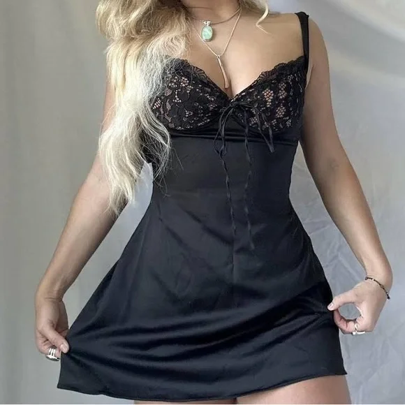 HOUSE OF CB 'Adriana' Black Satin And Lace Mini Dress NWOT - Picture 11 of 15